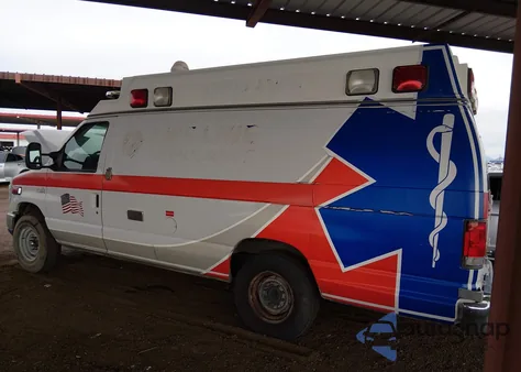 2014 Ford E-350 Super Duty Commercial z USA, uszkodzony, nr VIN 1FDSS3EL6EDB14328